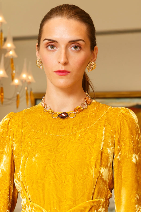 Minerva Burgundy Collar